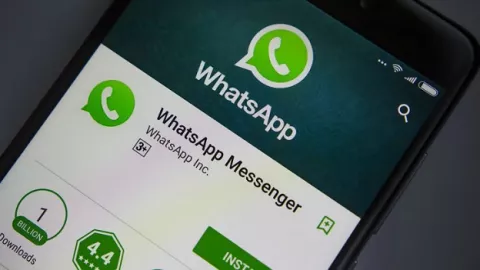 Daftar HP Tidak Bisa Gunakan WhatsApp Mulai 2021, Simak! - GenPI.co