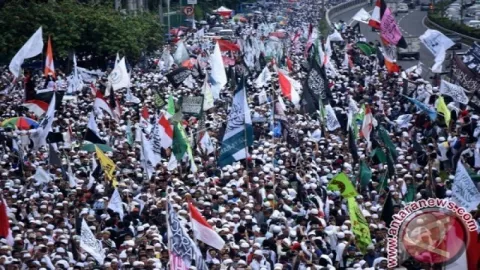 Ribuan Mujahid 212 Kepung Istana, Tuntut Bebaskan Habib Rizieq - GenPI.co