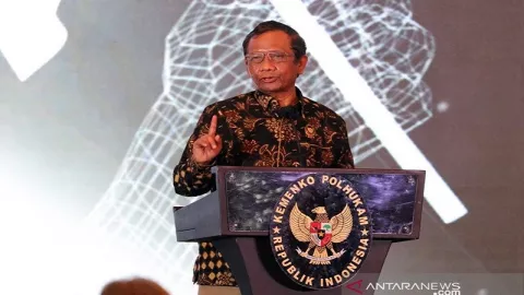  Presiden Jokowi Perlu Menteri Selevel Mahfud MD - GenPI.co