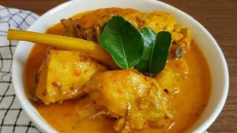 Resep Ayam Gulai Pedas Ala Rumahan, Enak dan Bikin Nagih! - GenPI.co