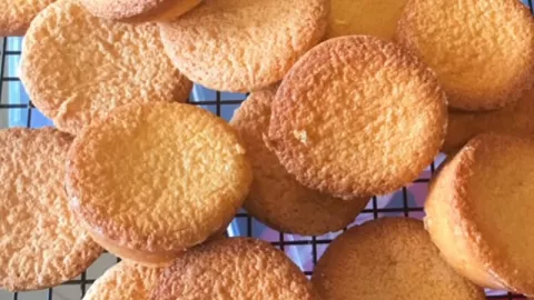 Kue Menggemaskan, Resep dan Cara Bikin Bolu Kampung Khas Bangka  - GenPI.co