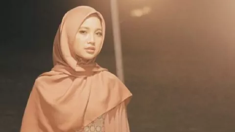 Suami Menang Pilkada, Chacha Federica Dipanggil Ibu Bupati - GenPI.co