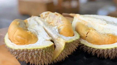 Biar Nggak Bingung, Begini Cara Memilih Buah Durian yang Benar - GenPI.co