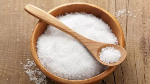 Bahaya Penyakit Mematikan Saat Kelebihan Makan Garam, Apa Saja? - GenPI.co