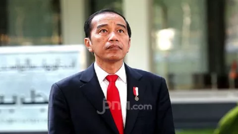 Jokowi Kena Skakmat Pakar Top, Roy Suryo Tersenyum - GenPI.co