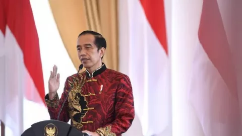 Makna Busana Cheongsam yang Dikenakan Jokowi Saat Perayaan Imlek - GenPI.co