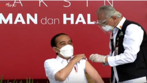 Jokowi Blunder Lagi, Tawa Rocky Gerung Menggelegar! - GenPI.co