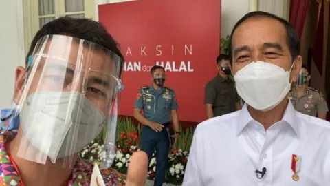 Raffi Ahmad Disuntik Vaksin, Denny Siregar dan Pigai yang Heboh - GenPI.co