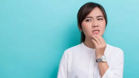 Sariawan Mengganggu Aktivitasmu? Redakan dengan 4 Bahan Alami - GenPI.co