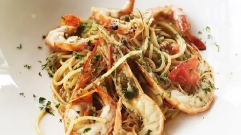 Yuk, Bikin Menu Spaghetti Aglio Olio Udang Ala Rumahan - GenPI.co