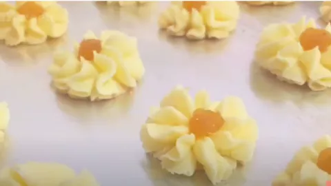 Resep Kue Kering 4 Bahan, Bikin Semprit Nanas Aja! - GenPI.co