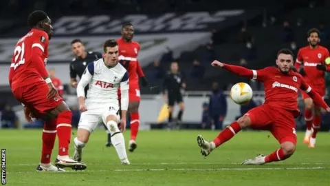 Tottenham Juara Grup J Liga Europa Usai Mengalahkan Antwerp - GenPI.co