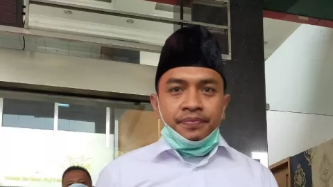 Kerumunan Kunjungan Jokowi di NTT, Aziz Yanuar: Nggak Bakalan! - GenPI.co
