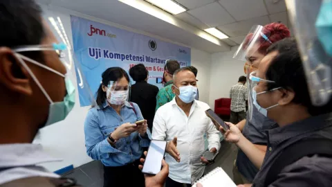 Tangkal Hoaks, PWI Tekankan Pentingnya Uji Kompetensi Wartawan - GenPI.co