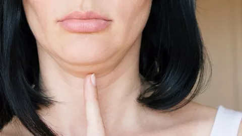 3 Cara Menghilangkan Double Chin, Berani Mencoba? - GenPI.co