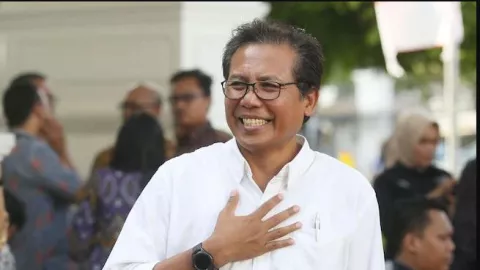 Fadjroel Rachman Disebut Bikin Blunder, Jokowi Bisa Kena Imbas - GenPI.co