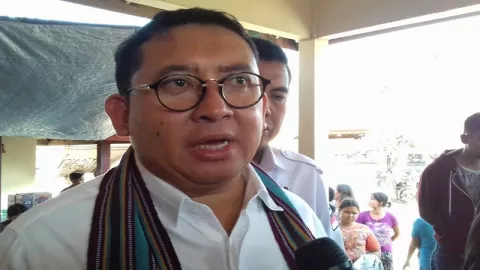 Koleganya Ditangkap, Fadli Zon Masih Tetap Nyinyir - GenPI.co