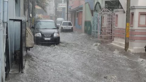 Siaga Banjir, Pemkot Jakpus Minta Pengecekan dari Hulu ke Hilir - GenPI.co
