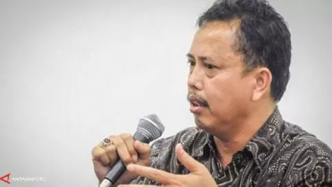 IPW Beri Bocoran Situasi Istana Terkait Calon Kapolri & Wakapolri - GenPI.co