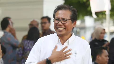 Ungkit Kasus Ahok, Jubir Jokowi Blunder, Diskakmat Refly Harun - GenPI.co