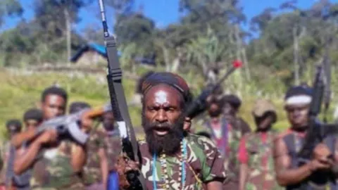 Mahfud Labeli KKB Papua Sebagai Teroris, Komnas HAM Malah… - GenPI.co
