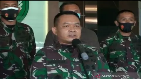 Rocky Gerung Sentil Pangdam Jaya, Halus Tapi kena Banget - GenPI.co