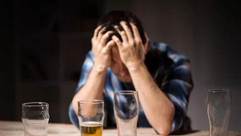 Studi: Konsumsi Alkohol Bisa Percepat Tanda-tanda Penuaan - GenPI.co
