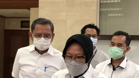 Masalah Membelit BNPB, Risma Mengaku Tunggu Arahan - GenPI.co