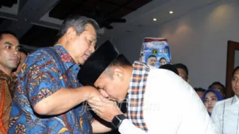 Ambisi SBY Bikin Pengamat Melongo, AHY Sampai Dibeginikan! Miris - GenPI.co
