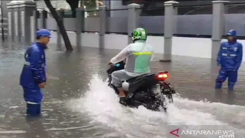 BMKG: Jakarta Diguyur Hujan Lebat, Awas Banjir - GenPI.co