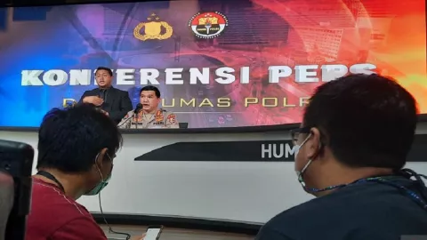 Polri Beberkan Barang Bukti, Munarman Makin Terpojok - GenPI.co