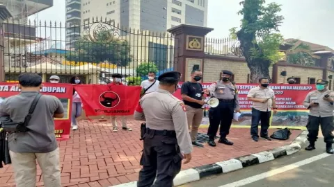 Anak Buah Megawati Geruduk Mabes Polri, Ada Apa? - GenPI.co