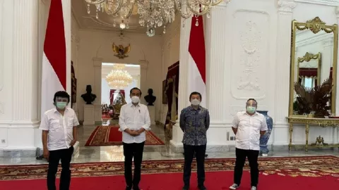 Adian Napitupulu Merapat ke Istana Bertemu Jokowi - GenPI.co