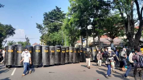 Polisi Bubarkan Hamas di Kampung Jokowi - GenPI.co
