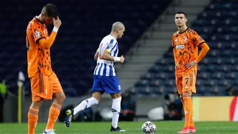 Linglung, Ini Aksi Konyol Ronaldo di Laga Porto vs Juventus - GenPI.co