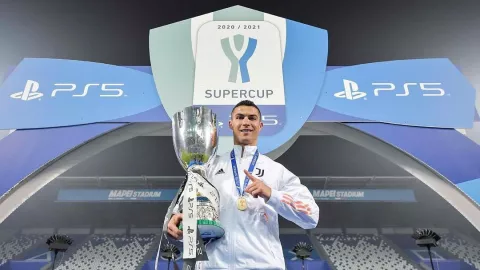 Juara Piala Super Italia, Ronaldo Cetak Rekor di Luar Nalar - GenPI.co