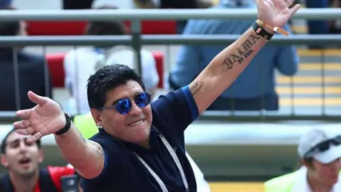 Waduh, Maradona Ternyata Pernah Menerima Servis Wanda Nara - GenPI.co