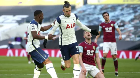 Tottenham Bombardir Burnley, Rekor Bale Gemparkan Liga Inggris - GenPI.co