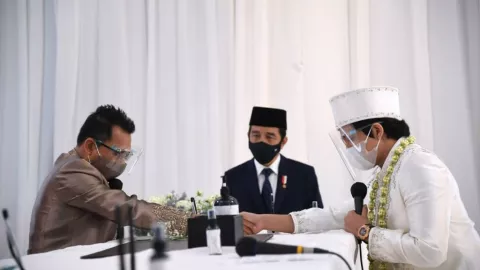 Kehadiran Jokowi ke Pernikahan Atta-Aurel Jadi Omongan DPR - GenPI.co