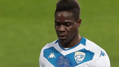 Berawal dari Tak Akui Anak, Karier Balotelli Mulai 'Hancur' - GenPI.co