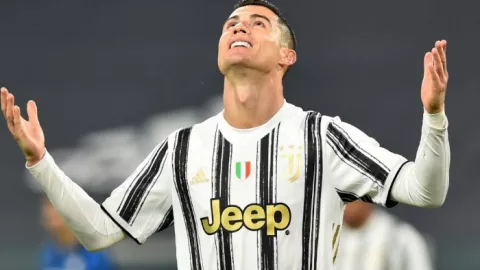 Napoli vs Juventus: Telan Pil Pahit, Ronaldo Akhirnya Buka Suara - GenPI.co