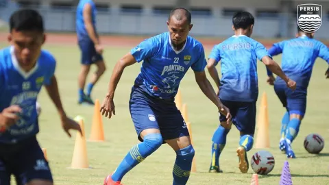 Liga 1 Vakum, Kapten Persib Bandung Memilih 'Kabur' untuk Hal Ini - GenPI.co