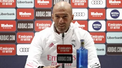 Wasit Disebut Bantu Real Madrid, Zidane Serang Balik Barcelona - GenPI.co