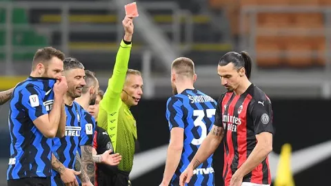 Jadi Biang Kerok Kekalahan AC Milan, Ibrahimovic Diamuk Pioli - GenPI.co