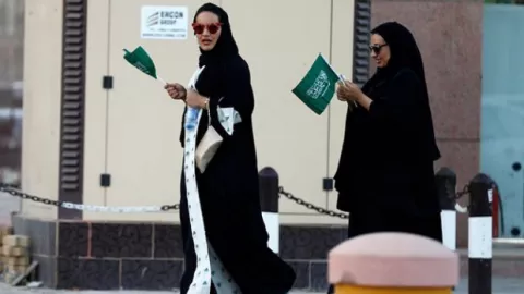 Perluasan Hak Profesi, Wanita Arab Saudi Diizinkan Gabung Militer - GenPI.co