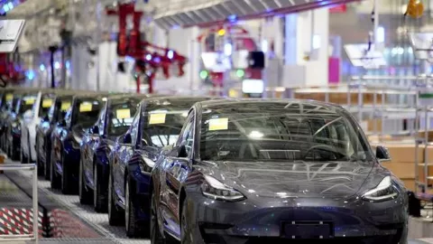 Waduh, China Tuntut Tesla Perbaiki Kerusakan Mobilnya, Kenapa? - GenPI.co
