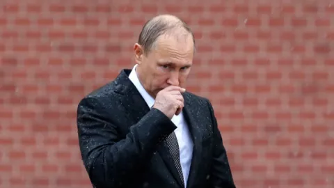 Populasi Rusia Menyusut Setengah Juta Jiwa, Hati Putin Menangis - GenPI.co