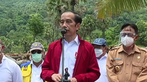 163 Warga Tewas Akibat Bencana NTT, Komentar Jokowi Merinding! - GenPI.co