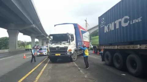 Hati-hati, Tol Jakarta-Cikampek Sedang Berlakukan Contraflow - GenPI.co
