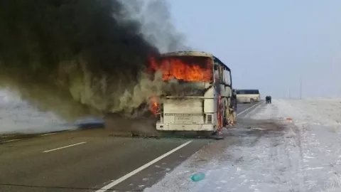 Detik-Detik Kecelakaan Bus, 20 Warga Terbakar, Langsung Meninggal - GenPI.co